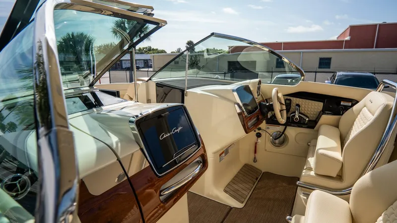 Slide: The Image of Chris-Craft 31 Launch GT 2026 - 5896850