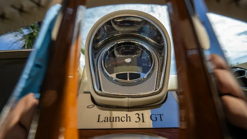 Slide: The Image of Chris-Craft 31 Launch GT 2026 - 5896860