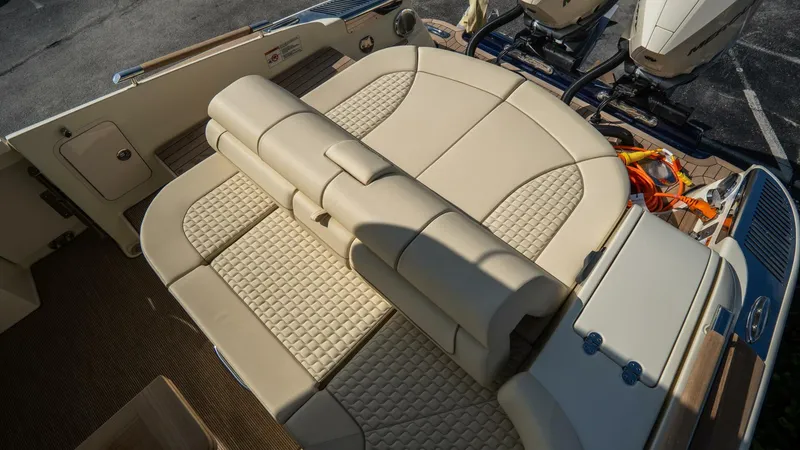 Slide: The Image of Chris-Craft 31 Launch GT 2026 - 5896899