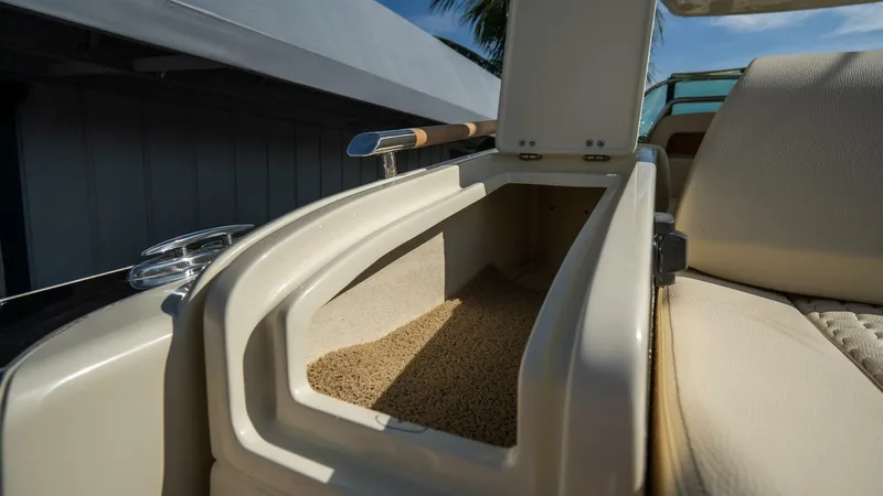 Slide: The Image of Chris-Craft 31 Launch GT 2026 - 5896901