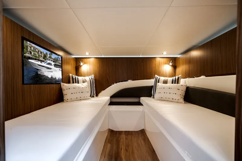Slide: The Image of Cruisers 50GLS OB 2026 - 7646758
