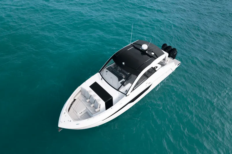 Slide: The Image of Cruisers Yachts 50GLS OB 2026 - 5897020