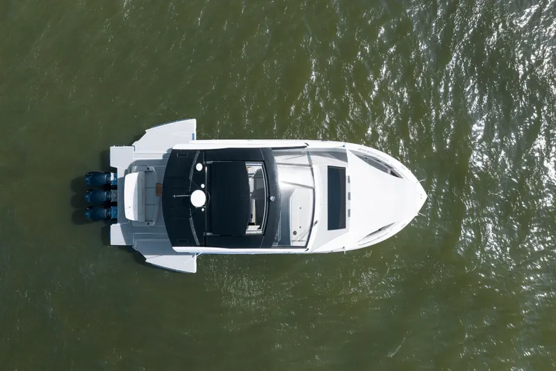 Slide: The Image of Cruisers Yachts 50GLS OB 2026 - 5897025