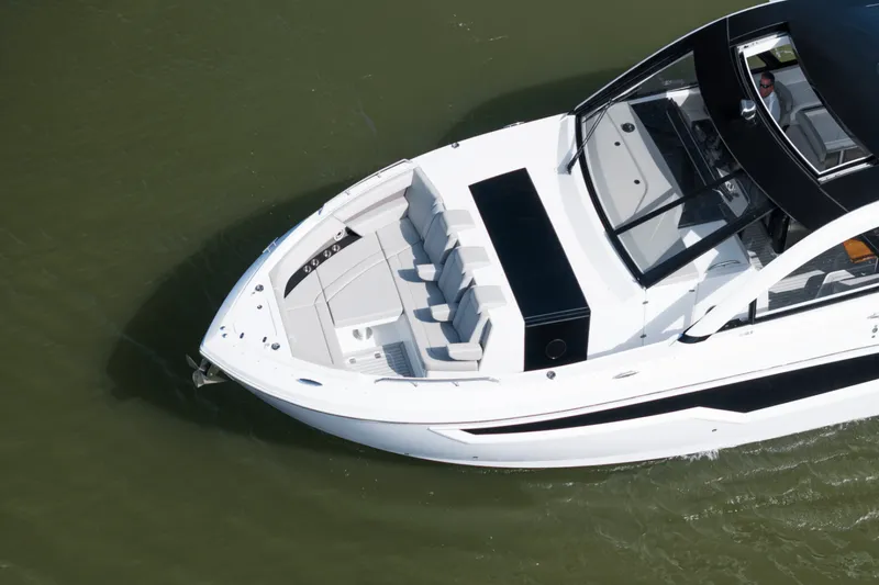 Slide: The Image of Cruisers Yachts 50GLS OB 2026 - 5897030