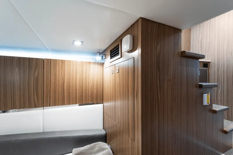 Slide: The Image of Cruisers Yachts 50GLS OB 2026 - 5897039