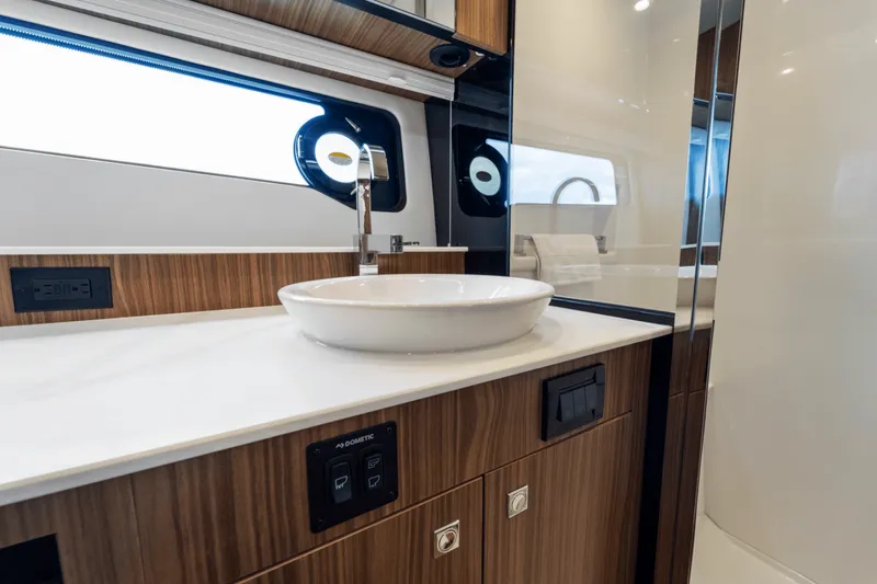 Slide: The Image of Cruisers Yachts 50GLS OB 2026 - 5897042