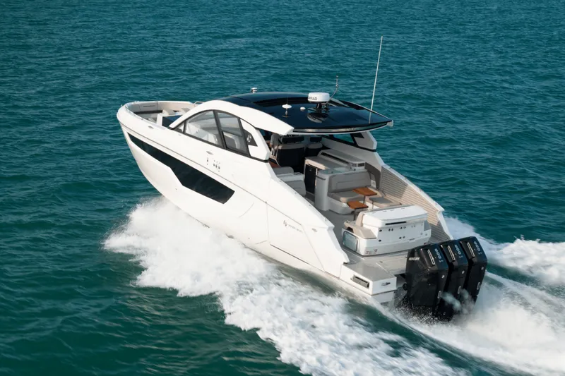 Slide: The Image of Cruisers Yachts 50GLS OB 2026 - 5897012