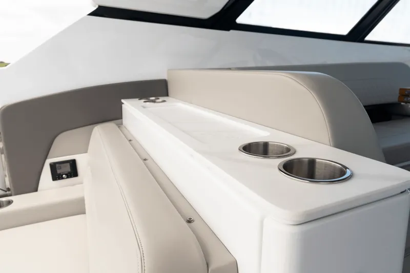 Slide: The Image of Cruisers Yachts 50GLS OB 2026 - 5897060