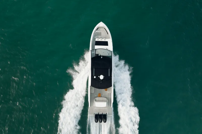 Slide: The Image of Cruisers Yachts 50GLS OB 2026 - 5897016