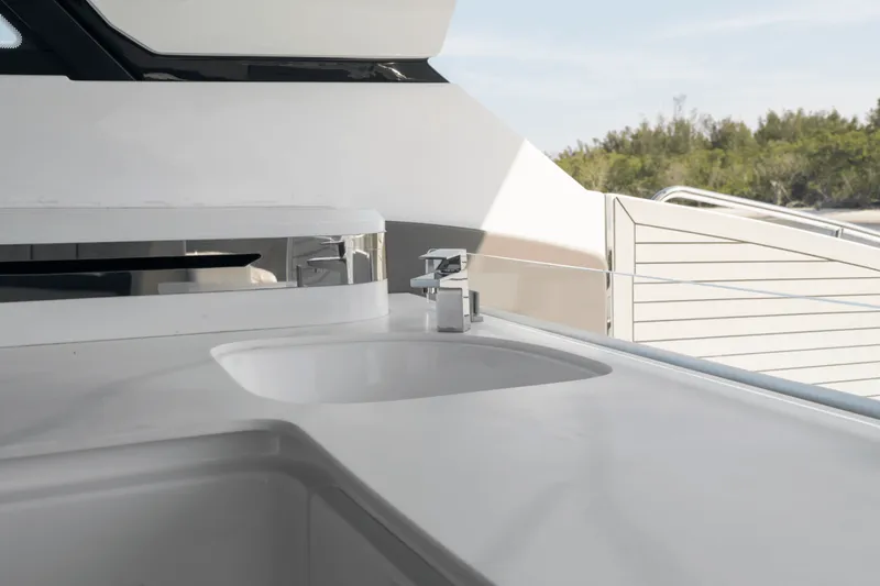 Slide: The Image of Cruisers Yachts 50GLS OB 2026 - 5897101