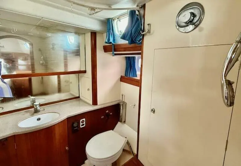 Slide: The Image of Oyster 49 1992 - 5897176