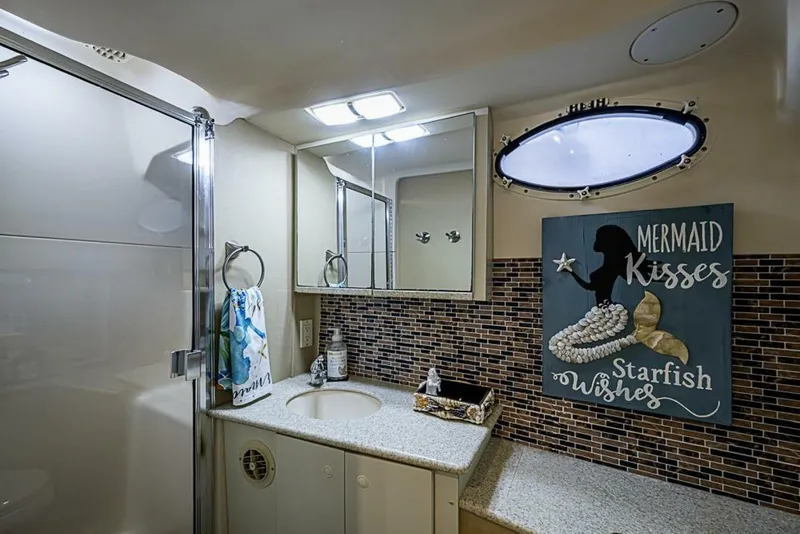 Slide: The Image of Silverton 442 Cockpit Motoryacht 2000 - 5897672