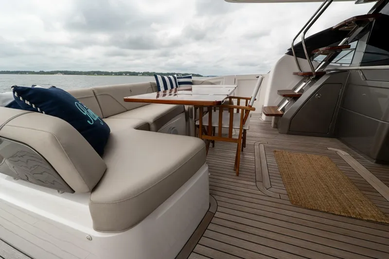 Slide: The Image of Princess 62 - Regent - Cockpit 2021 Princess S62 - Regent - 5897800