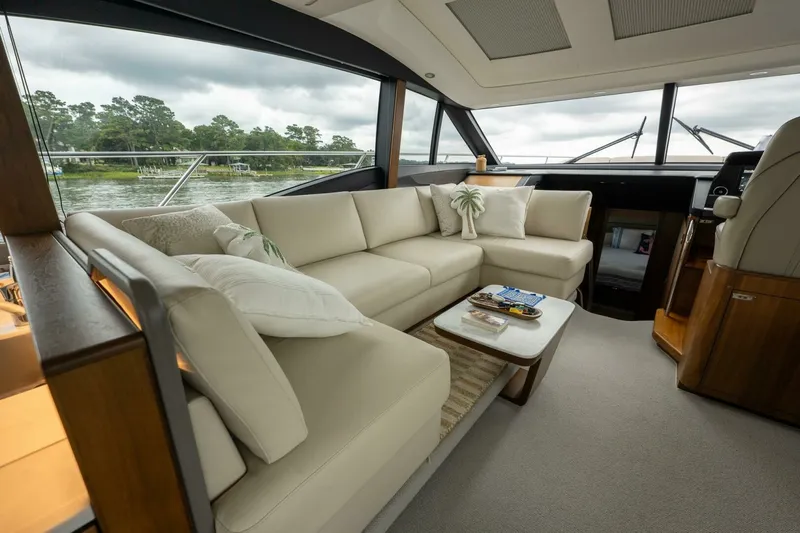 Slide: The Image of Princess 62 - Regent - Salon 2021 Princess S62 - Regent - 7675874