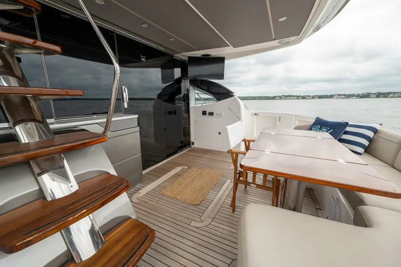 Slide: The Image of Princess 62 - Regent - Cockpit 2021 Princess S62 - Regent - 5897821