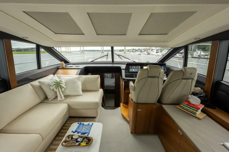 Slide: The Image of Princess 62 - Regent - Salon 2021 Princess S62 - Regent - 5897830