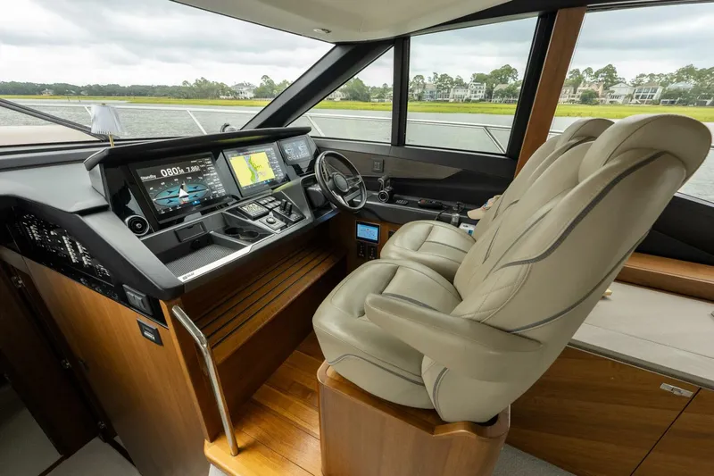 Slide: The Image of Princess 62 - Regent - Helm 2021 Princess S62 - Regent - 5897831