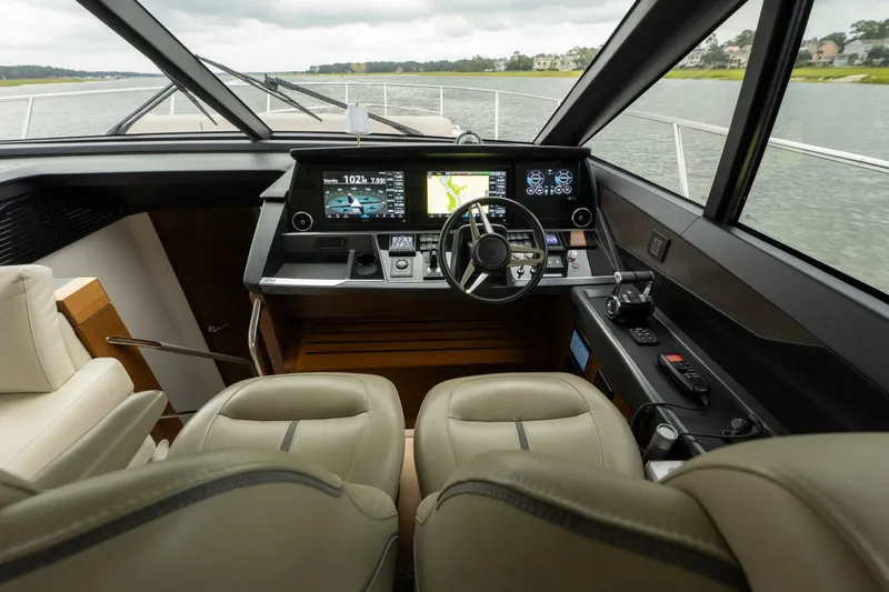 Slide: The Image of Princess 62 - Regent - Helm 2021 Princess S62 - Regent - 5897833