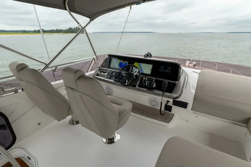 Slide: The Image of Princess 62 - Regent - Sport Bridge Helm 2021 Princess S62 - Regent - 7675864