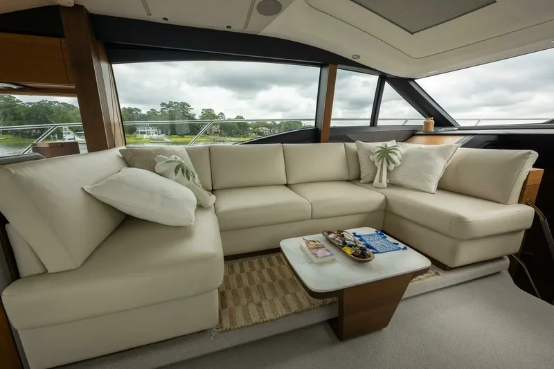 Slide: The Image of Princess 62 - Regent - Salon 2021 Princess S62 - Regent - 7675875