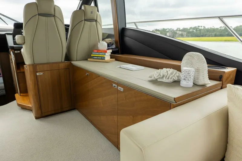 Slide: The Image of Princess 62 - Regent - Salon 2021 Princess S62 - Regent - 7675876