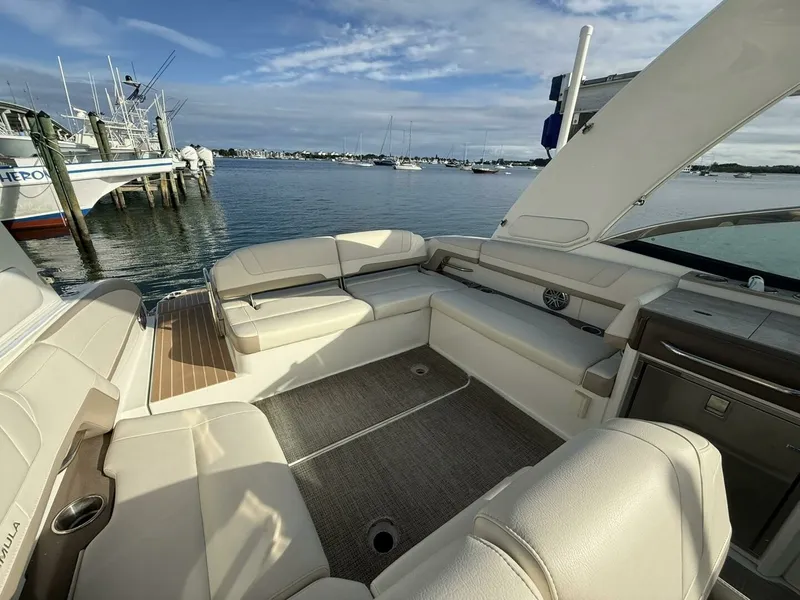 Slide: The Image of Formula 33 -  Aft 2016 Formula 33 Crossover Bowrider - 7680968