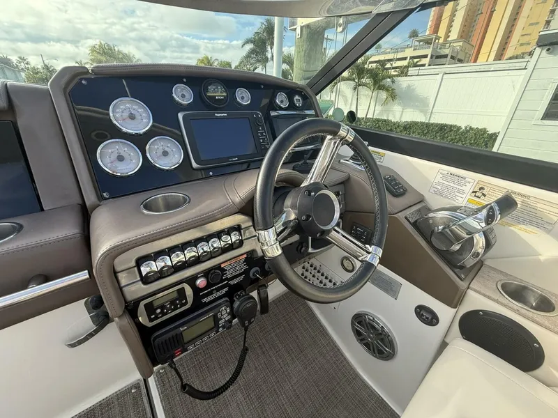 Slide: The Image of Formula 33 - Helm 2016 Formula 33 Crossover Bowrider - 5898009