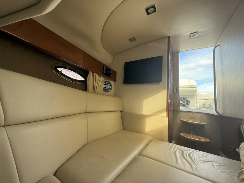 Slide: The Image of Formula 33 - Cabin 2016 Formula 33 Crossover Bowrider - 5898026