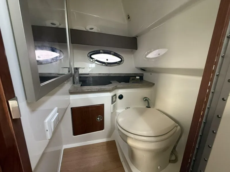 Slide: The Image of Formula 33 - Cabin Head 2016 Formula 33 Crossover Bowrider - 5898033