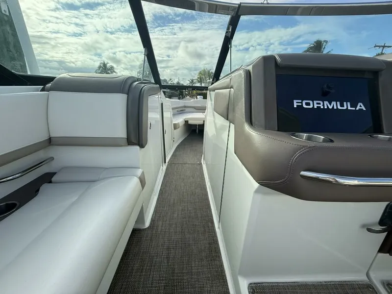 Slide: The Image of Formula 33 -  Helm 2016 Formula 33 Crossover Bowrider - 7680955