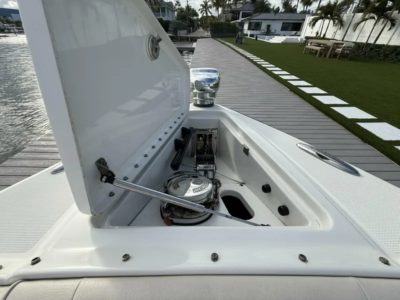 Slide: The Image of Formula 33 - Anchor Locker 2016 Formula 33 Crossover Bowrider - 5898038