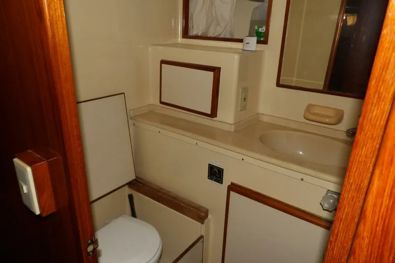 Slide: The Image of Aquarius 41 1988 - 5897977