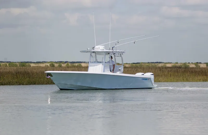 Slide: The Image of 32 Contender 32ST- Profile  2017 Contender 32ST - 5898240