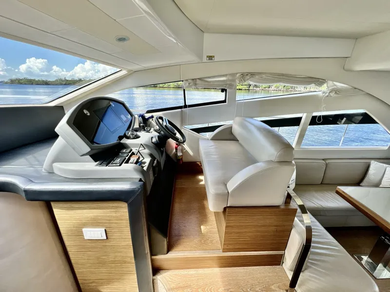 Slide: The Image of Rodman Muse - Lluvet - Helm 2014 Rodman - 44 Muse - Lluvet - 5898267