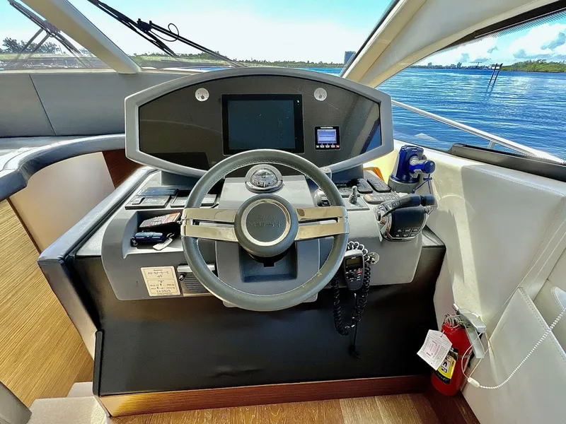 Slide: The Image of Rodman Muse - Lluvet - Helm 2014 Rodman - 44 Muse - Lluvet - 5898268