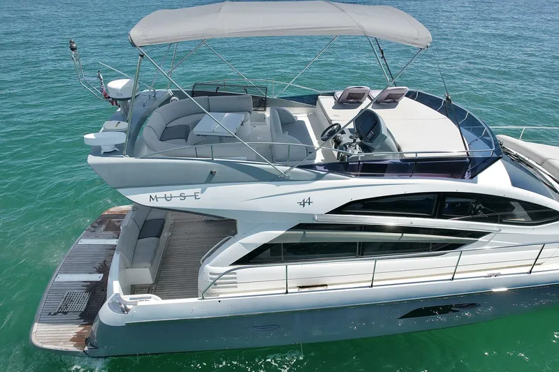 Slide: The Image of Rodman Muse - Lluvet - Exterior Profile 2014 Rodman - 44 Muse - Lluvet - 5898245