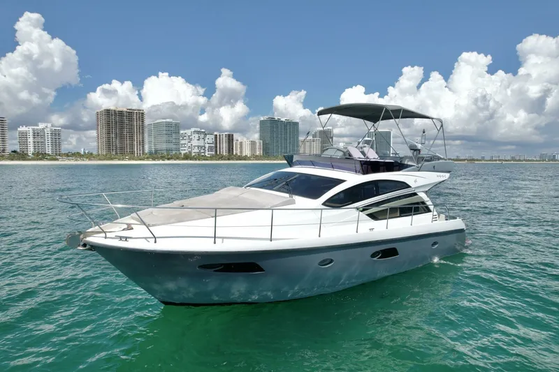Slide: The Image of Rodman Muse - Lluvet - Exterior Profile 2014 Rodman - 44 Muse - Lluvet - 7679310