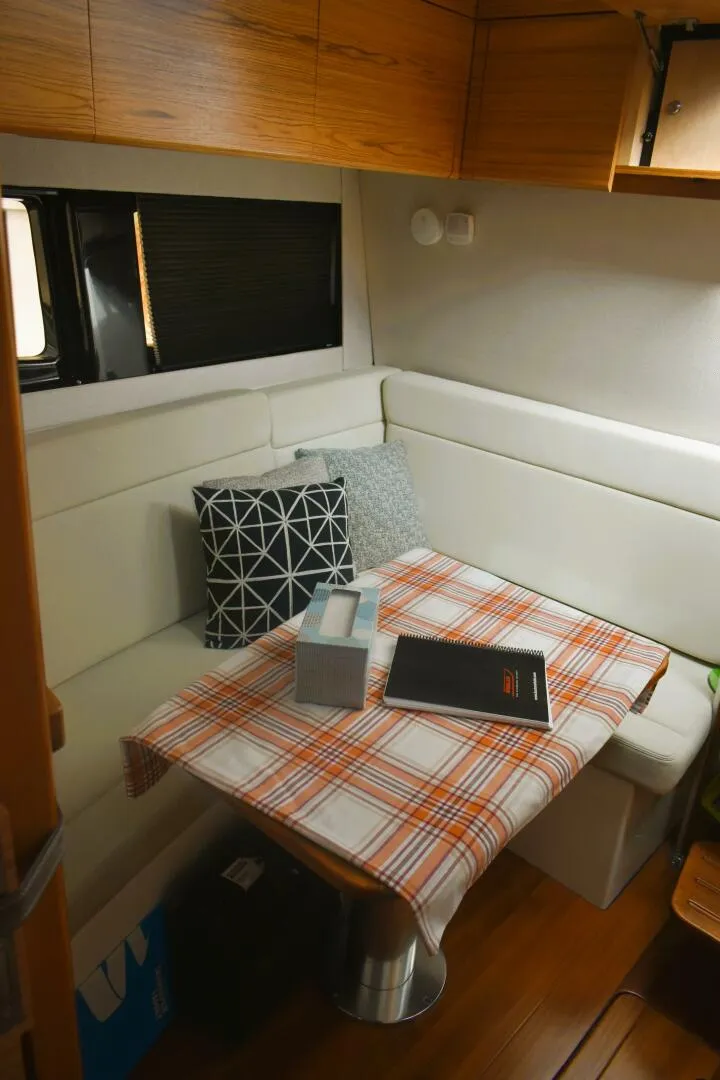 Slide: The Image of Boston Whaler 405 Conquest 2023 - 5905196