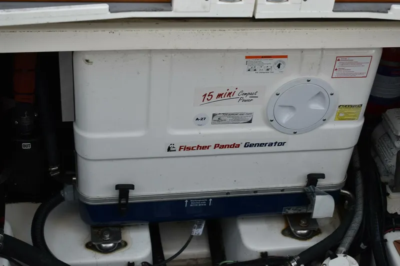 Slide: The Image of Boston Whaler 405 Conquest 2023 - 5905200