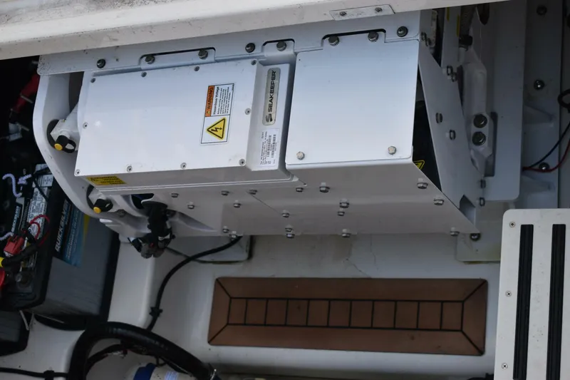 Slide: The Image of Boston Whaler 405 Conquest 2023 - 5905202