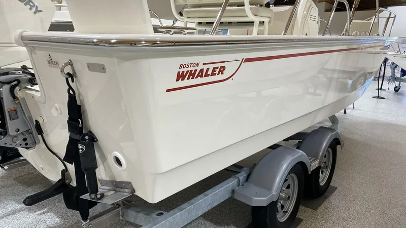 Slide: The Image of Boston Whaler 21 2022 - 5898390
