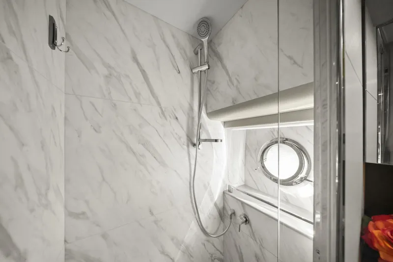 Slide: The Image of 2025 Absolute 48 Navetta - Head - 5899730