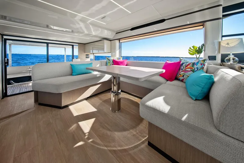 Slide: The Image of 2025 Absolute 48 Navetta - Salon - 5899774