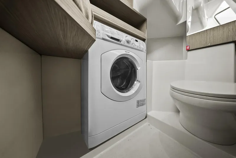 Slide: The Image of 2025 Absolute 48 Navetta - Head - 5899723