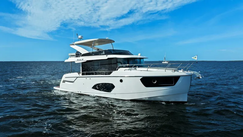 Slide: The Image of 2025 Absolute 48 Navetta - Profile - 5899707