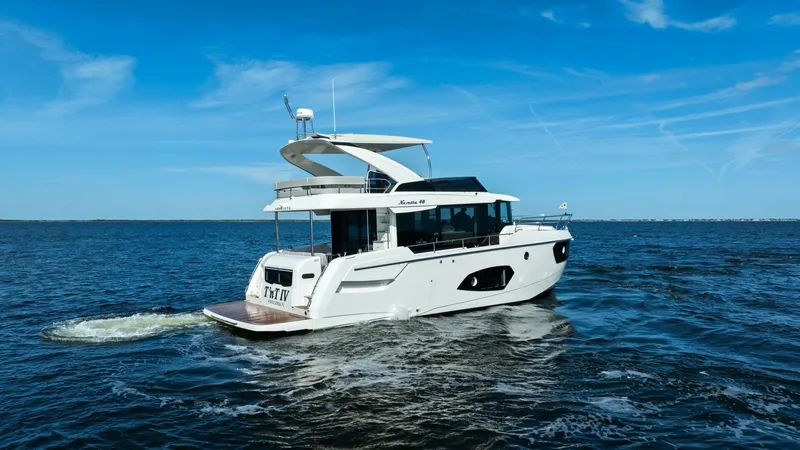 Slide: The Image of 2025 Absolute 48 Navetta - Profile - 5899705