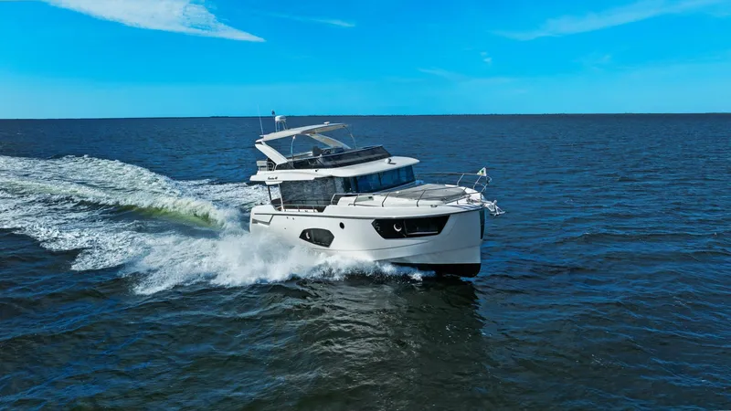 Slide: The Image of 2025 Absolute 48 Navetta - Profile - 5899712