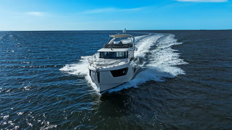 Slide: The Image of 2025 Absolute 48 Navetta - Profile - 5899714