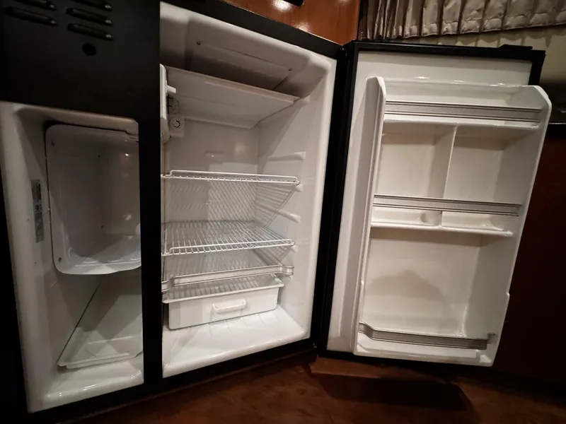 Slide: The Image of Carver Yachts 36 Sedan 2005 - 5986589