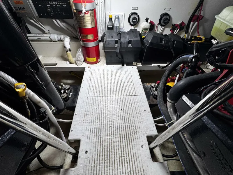 Slide: The Image of Carver Yachts 36 Sedan 2005 - 5986694